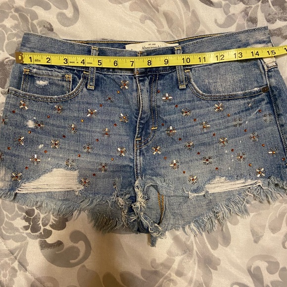 Abercrombie and Fitch shorts - Picture 3 of 5